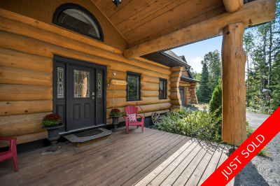 Custom Muskoka Scandinavian Full Hand Scribe Log Home for Sale